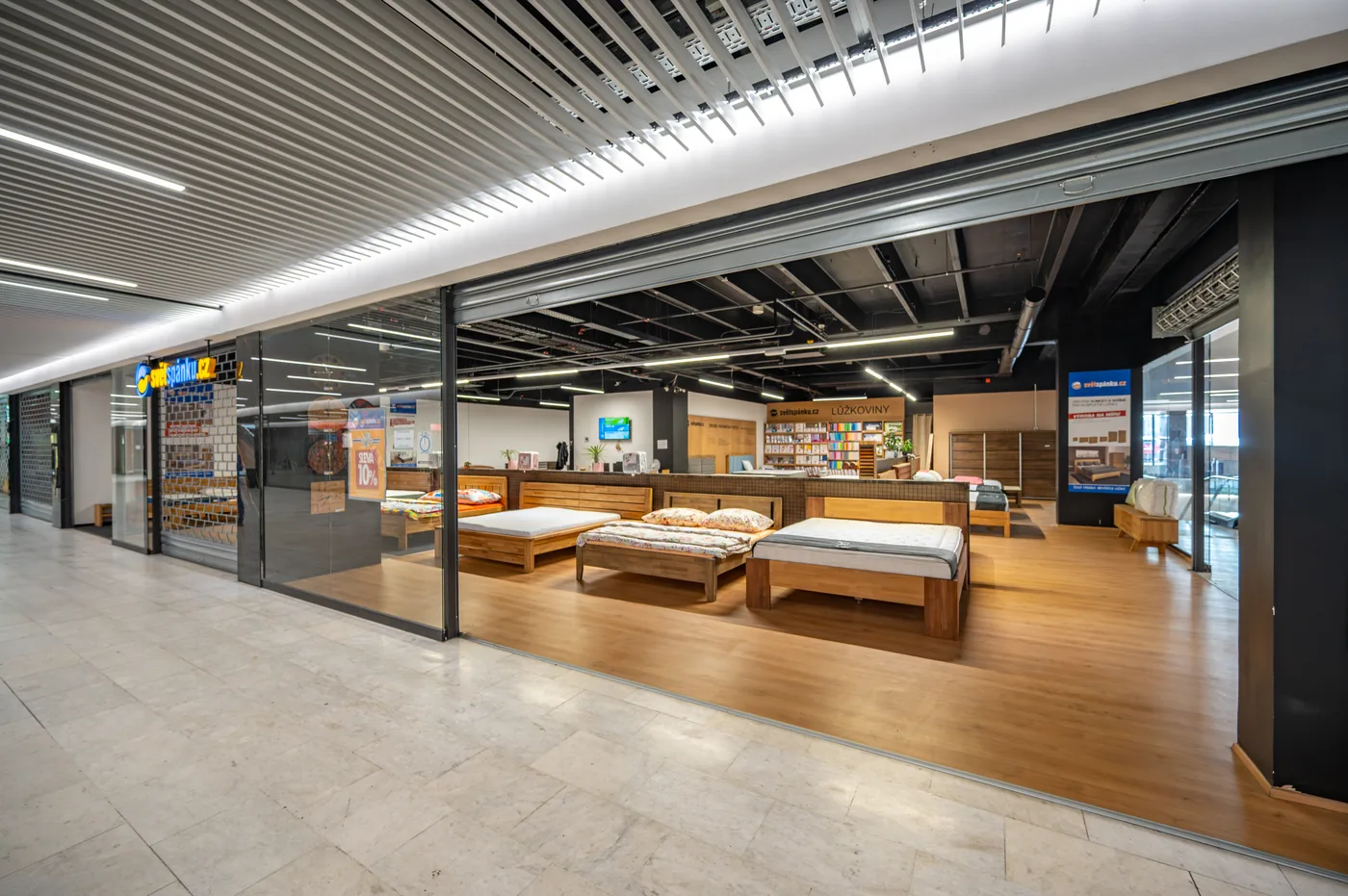 Hradec Králové — OC Atrium (foto 4)